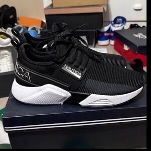 Nautica Men's Black and White Athletic Sneakers